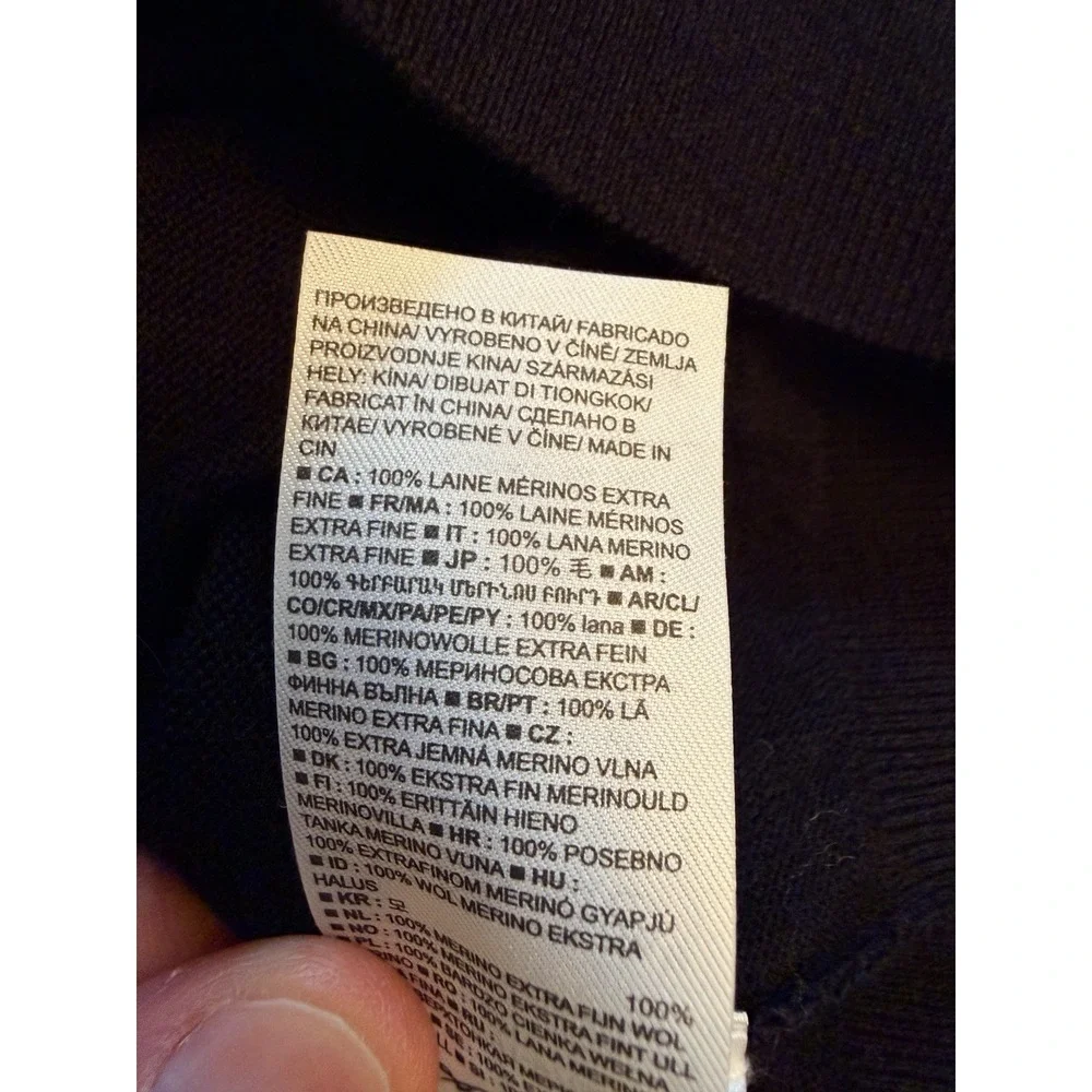 Banana Republic Men's Small 100% Extra Fine Merino Wool V-Neck Sweater Black